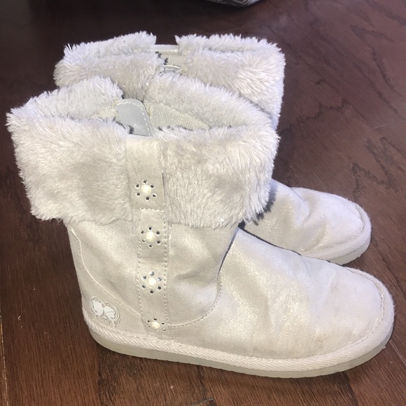 Disney’s Frozen silver kid winter boots in size 12 - Picture 2 of 6